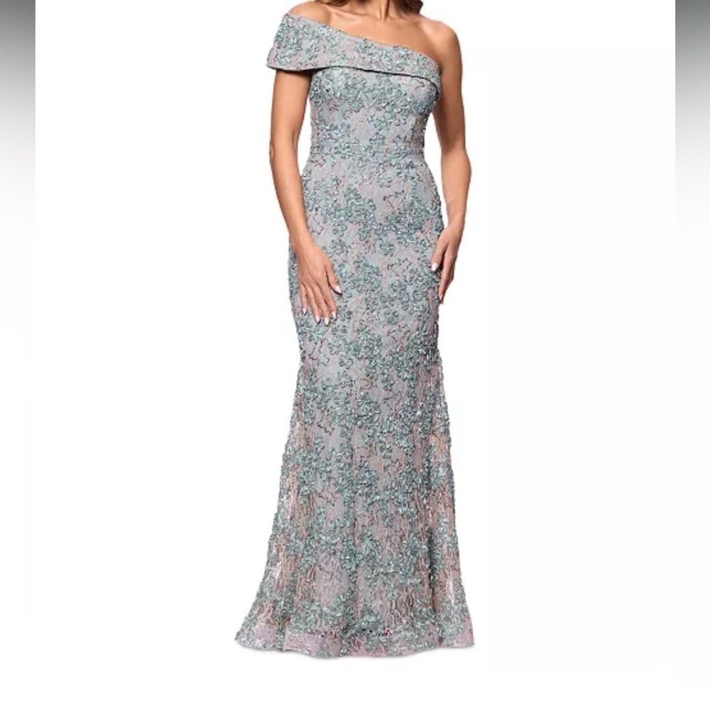 Elegant Off-Shoulder Lace Evening Gown